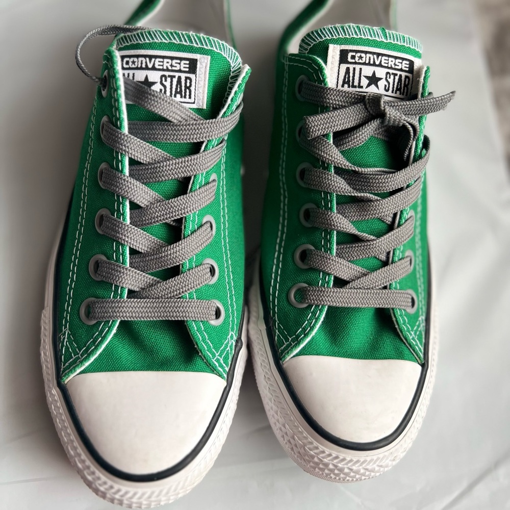Converse All Star Low Top Sneakers Green Canvas
Men's  6  women’s 8 CTAS